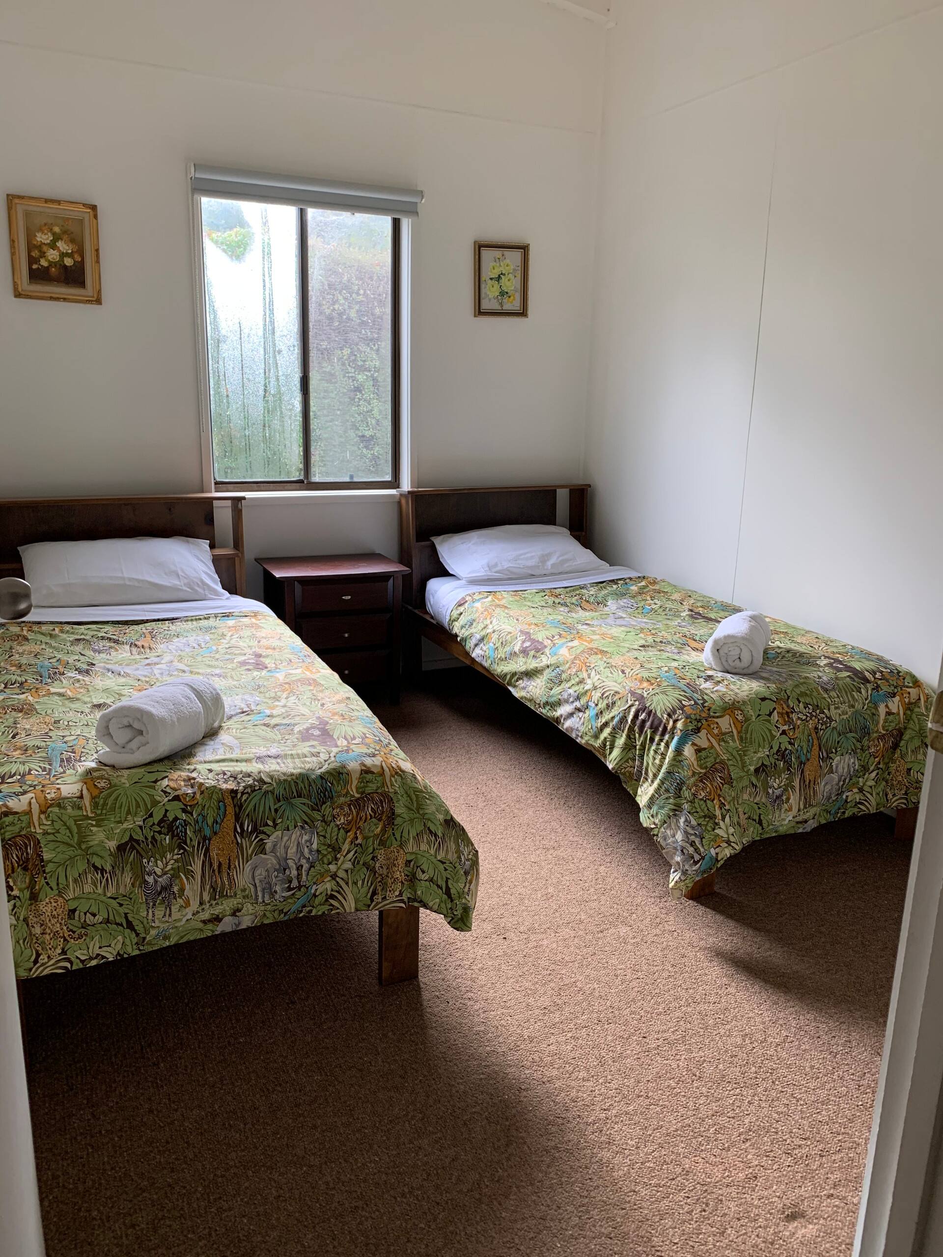 Twin bedroom